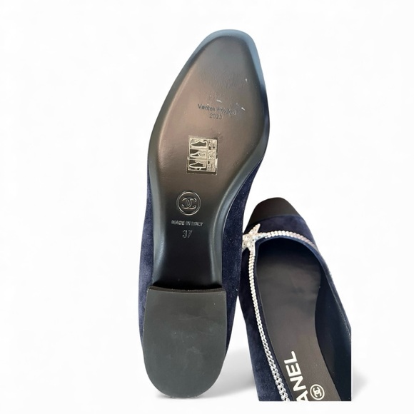 🆕CHANEL Cap Toe Flats Crystal Star & Trim Embellishment Navy & Black 37EU • NIB - Picture 7 of 11
